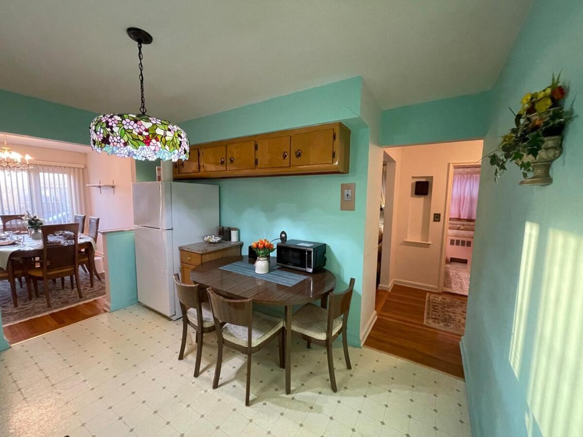 Luxury Two Bedroom In A Private House Apartment *