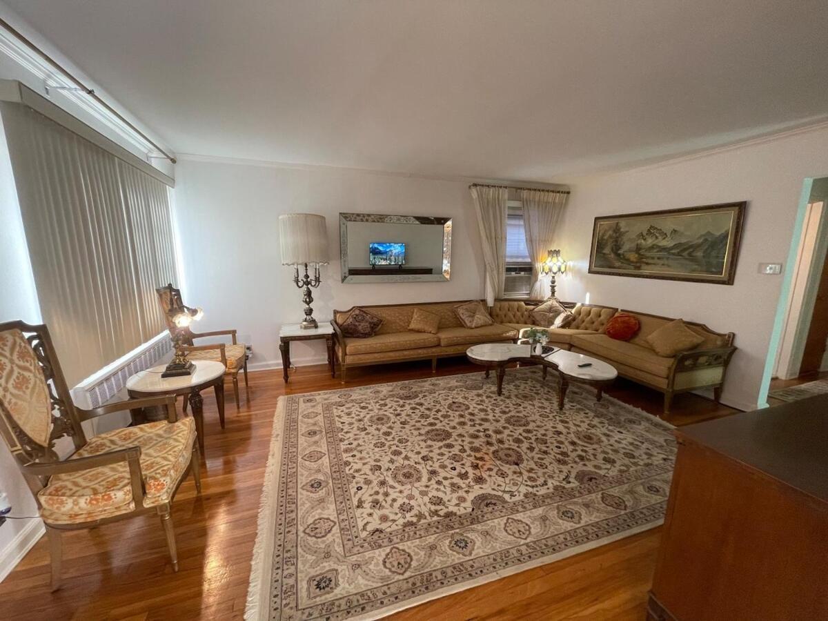 Luxury Two Bedroom In A Private House Apartment *
