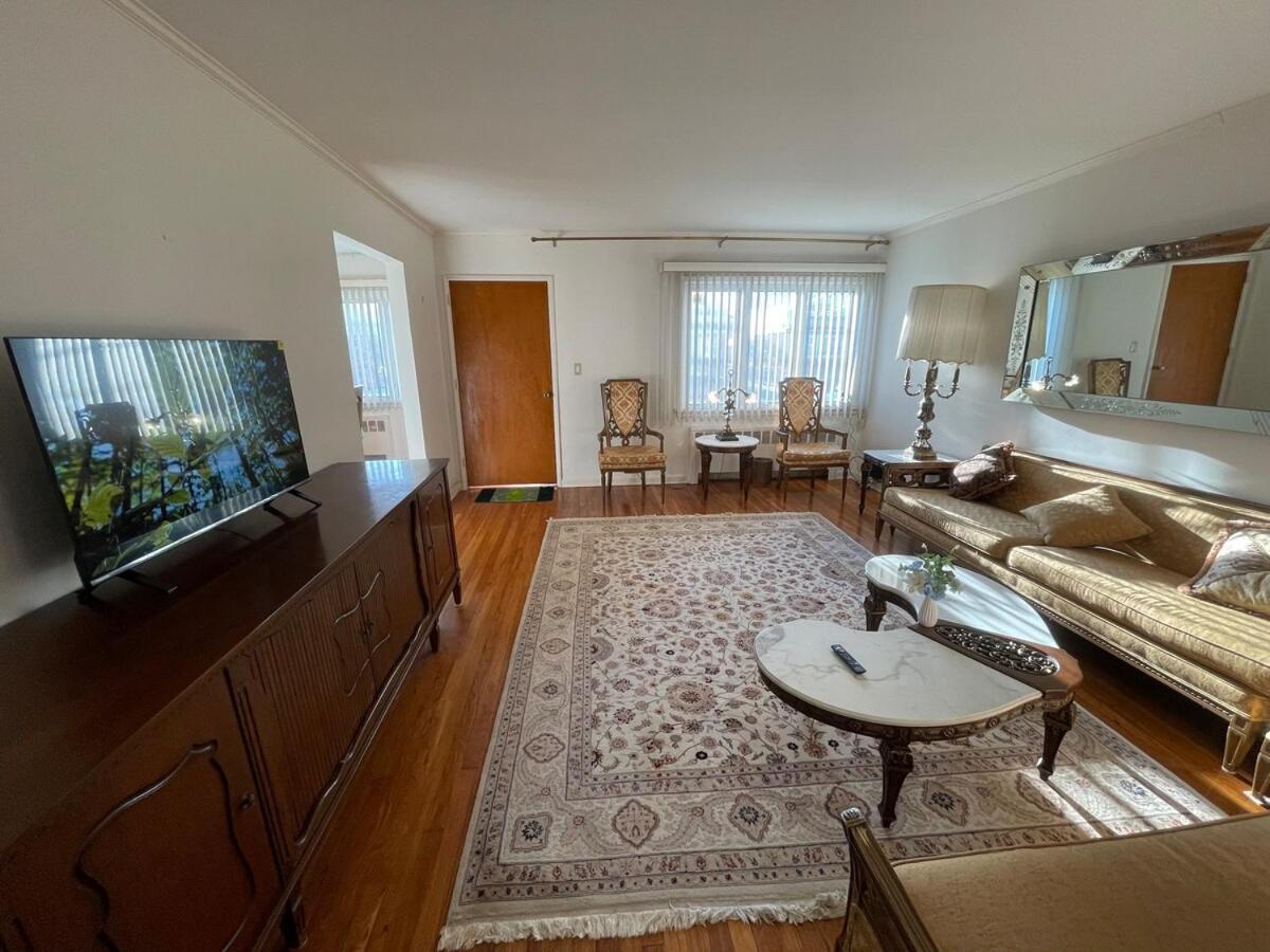Luxury Two Bedroom In A Private House Apartment