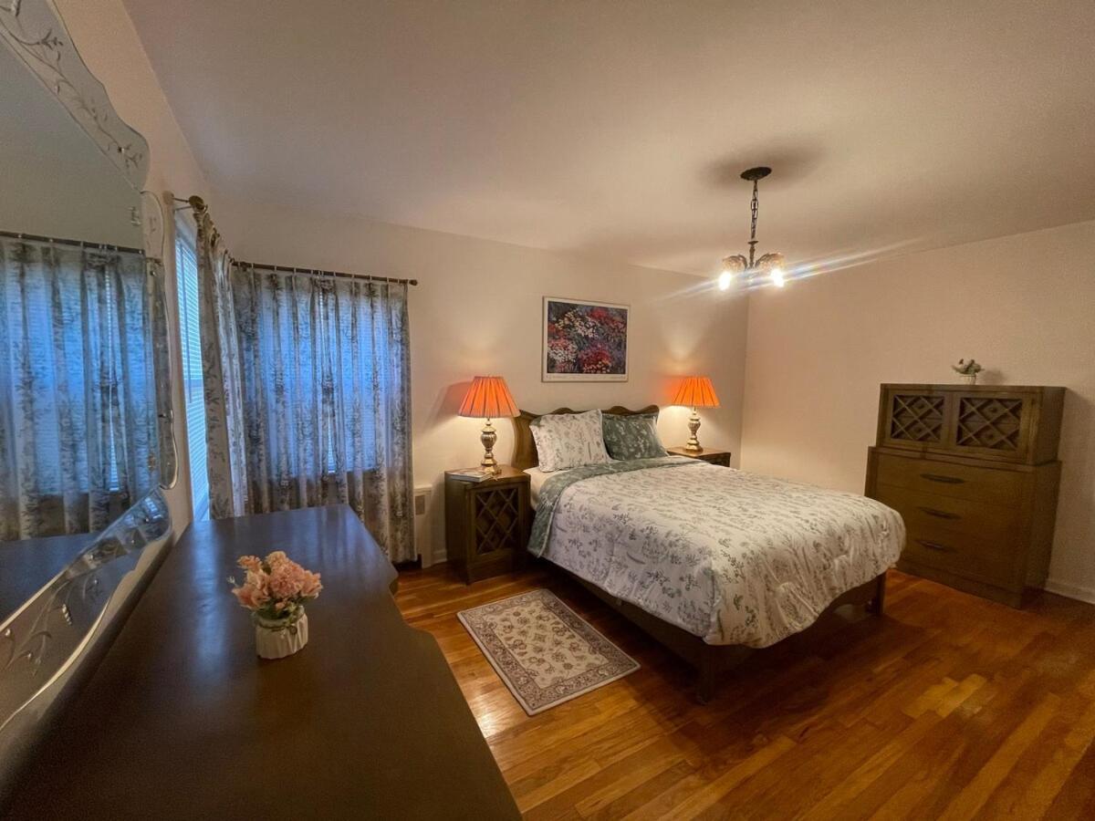 Apartment Luxury Two Bedroom In A Private House
