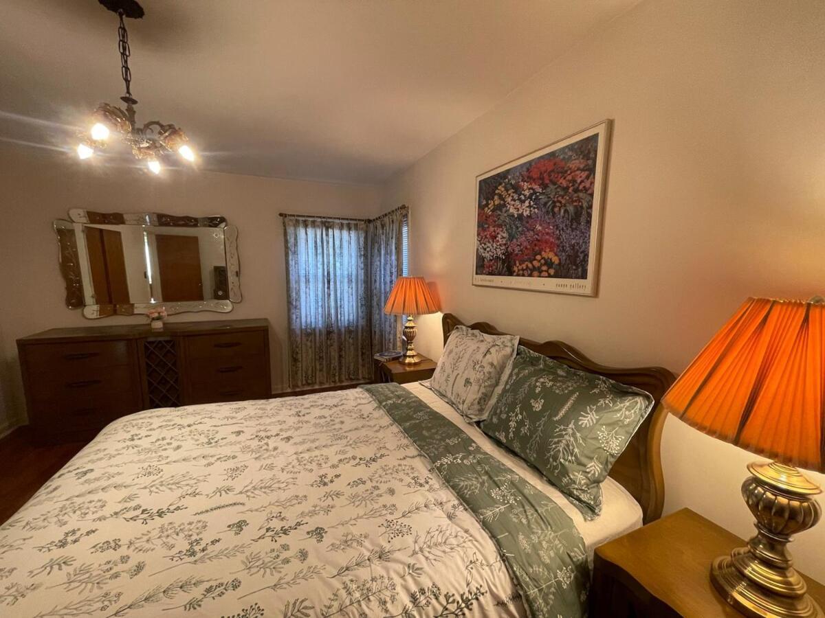 Apartment Luxury Two Bedroom In A Private House