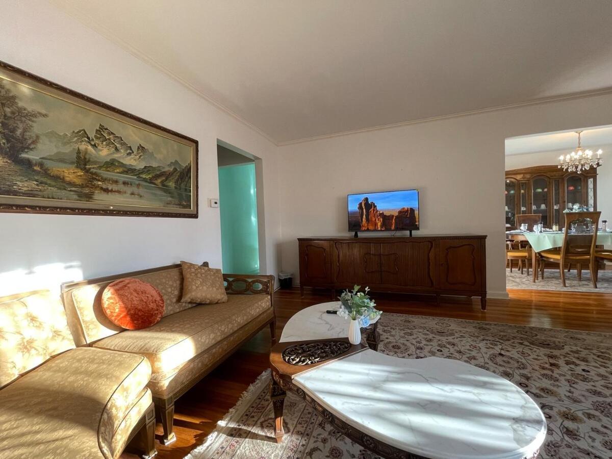 Apartment Luxury Two Bedroom In A Private House *
