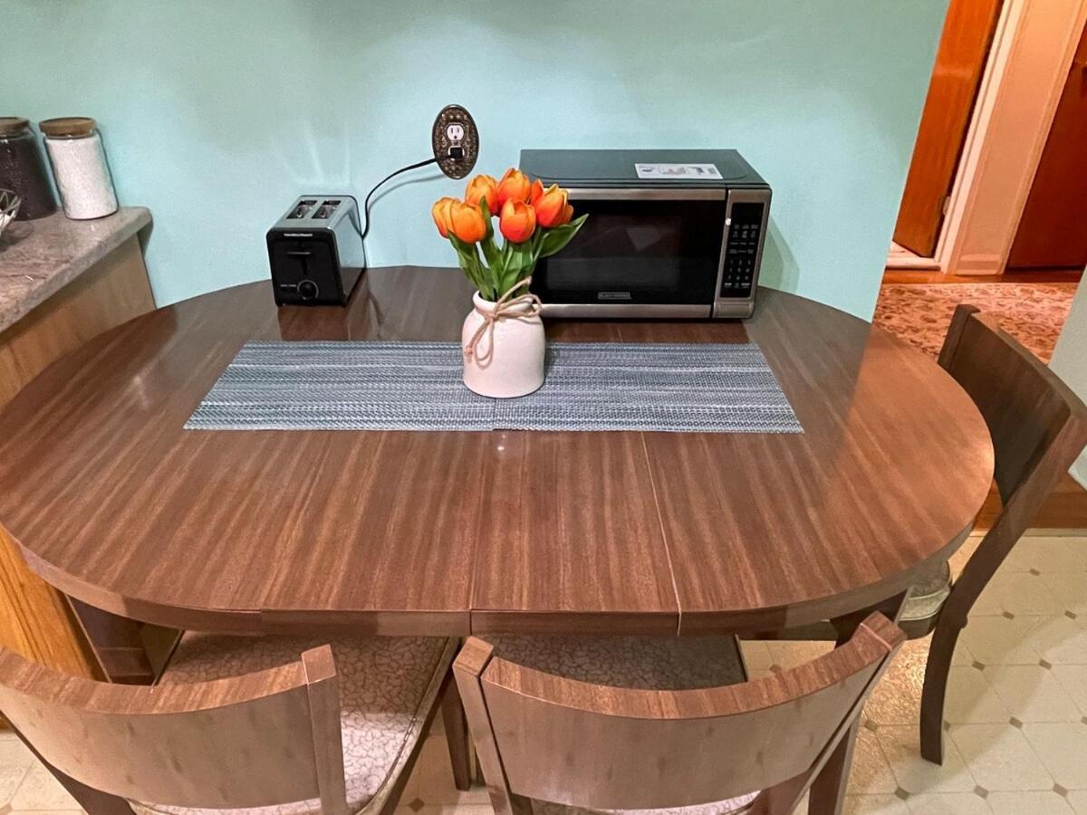 Luxury Two Bedroom In A Private House Apartment *